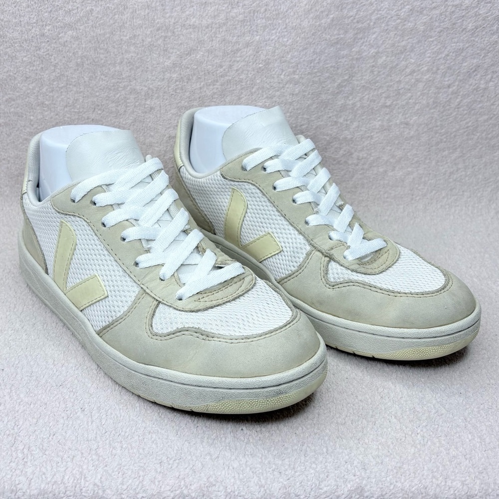 Veja V-10 Suede & Mesh Women’s 7 White/Gray Casual Designer Quiet Luxury Classic - Picture 3 of 10